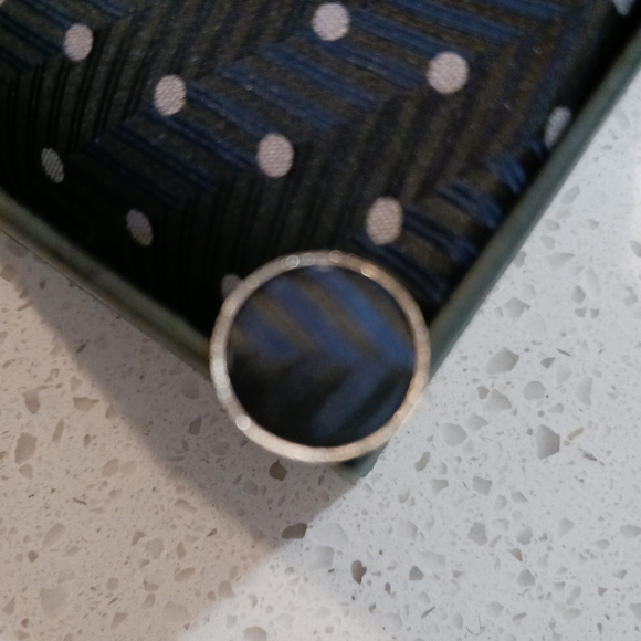 Giorgio Armani Tie Set includes cufflinks and pocket hankie - 100% silk - Picture 5 of 9